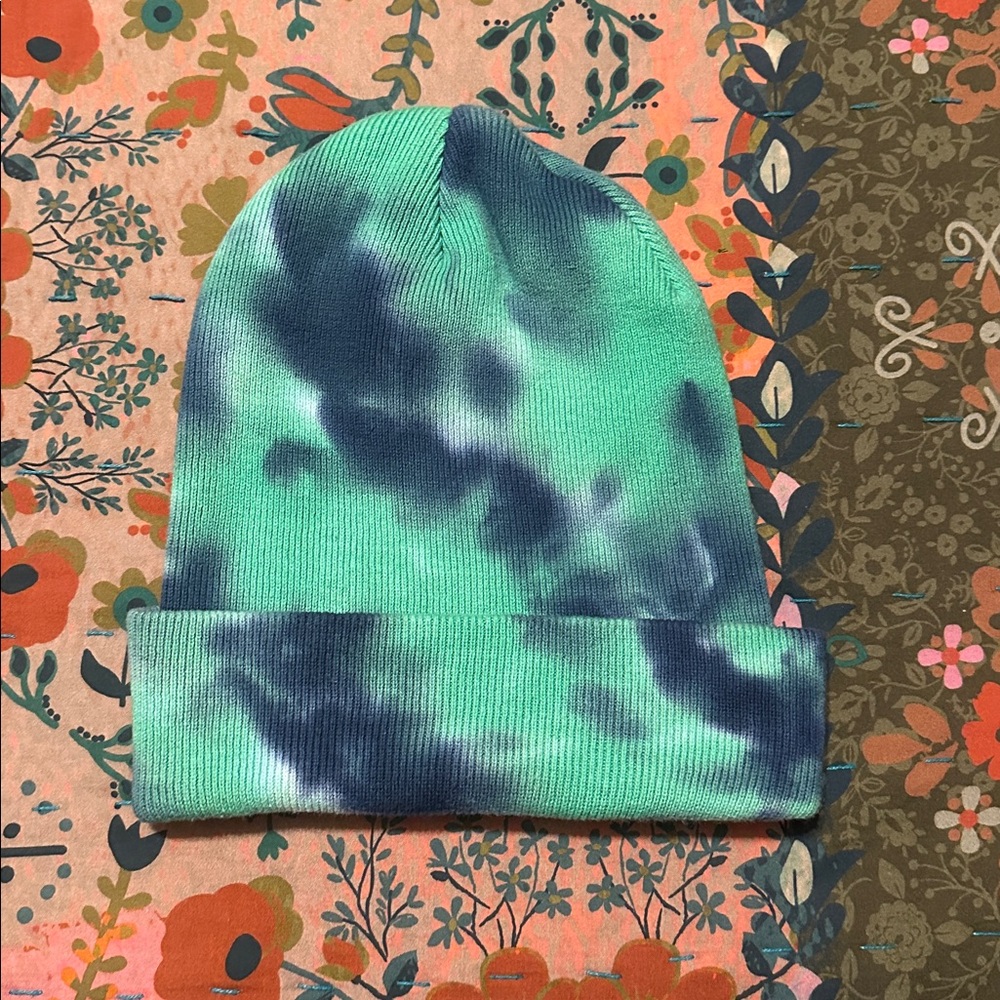 Charlesthefirst beanie 👑 - Picture 2 of 2
